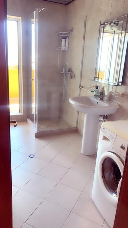 Tirane, jepet me qera apartament 2+1+BLK Kati 9, 122 m² 58.000 Leke (Rruga Hime Kolli)