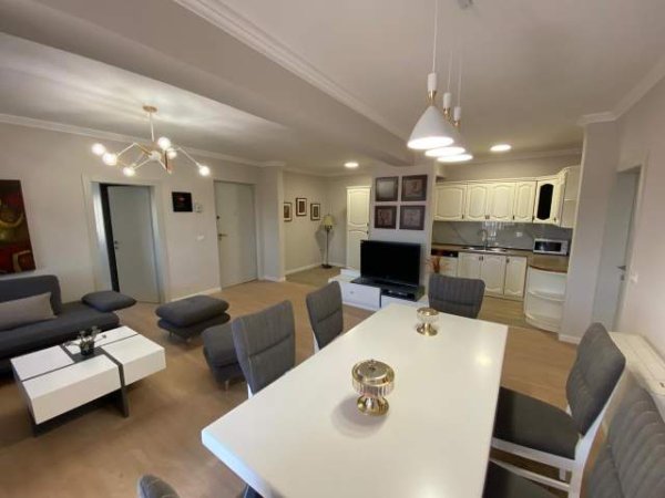 Tirane, jepet me qera apartament 3+1+BLK Kati 5, 125 m² 800 Euro (Piaca)