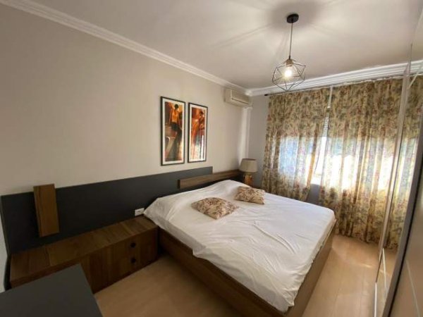 Tirane, jepet me qera apartament 3+1+BLK Kati 5, 125 m² 800 Euro (Piaca)