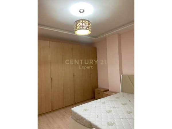 Tirane, jepet me qera apartament 2+1+BLK Kati 4, 122 m² 600 Euro (Liqeni i Thatë)