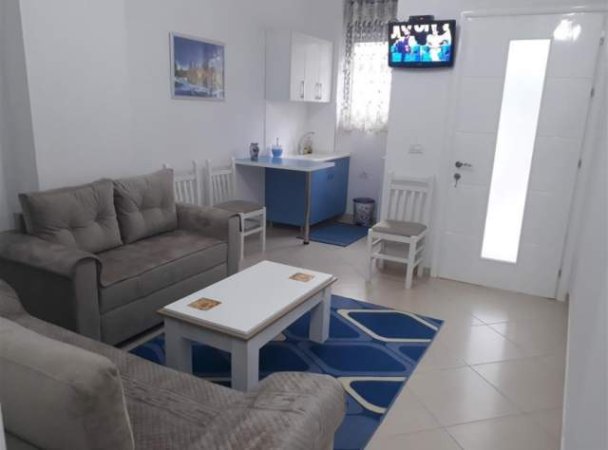 Pogradec, jepet me qera apartament 1+1+BLK Kati 1, 45 m² 35 Leke (Deshmoret e Pojskes)