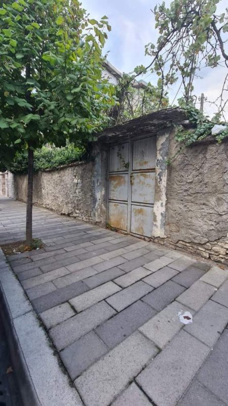 Elbasan, shes truall 385 m² 1.000 Euro (Lagjia QEMAL STAFA , Tr. RINIJA , NR 9 , ELBASAN)