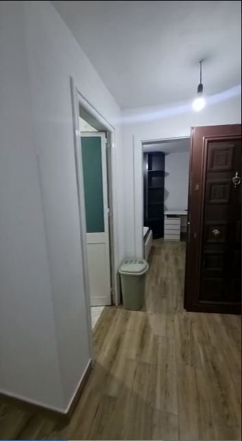Tirane, jepet me qera Vile 1+1 Kati 1, 56 m² 190 Euro (Rruga Zef Serembe)