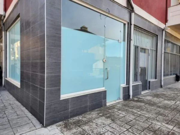 Tirane, shitet ambjent biznesi Kati 0, 18 m² 50.000 Euro (Selite)