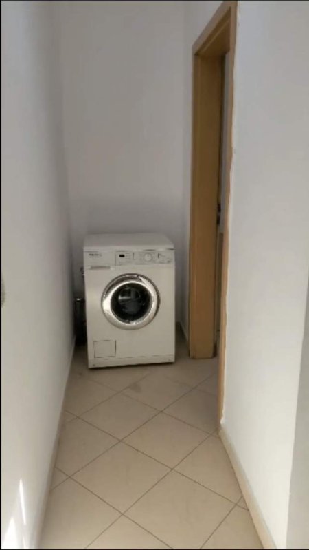 Tirane, jepet me qera apartament 1+1 Kati 7, 70 m² 400 Euro (rruga mehdi frasheri)