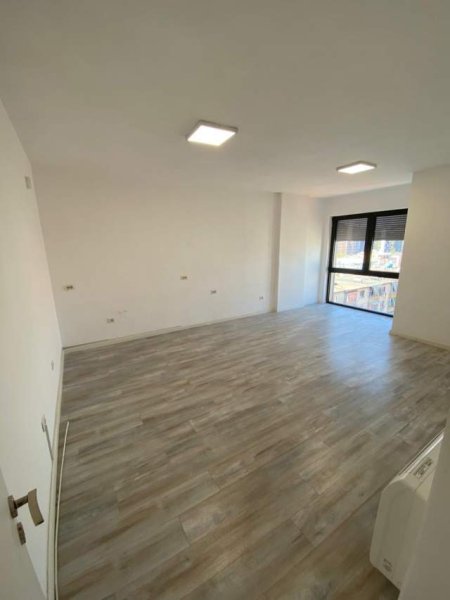 Tirane, jepet me qera apartament 2+1 Kati 7, 105 m² 550 Euro