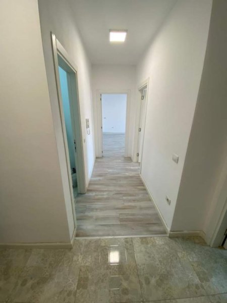 Tirane, jepet me qera apartament 2+1 Kati 7, 105 m² 550 Euro