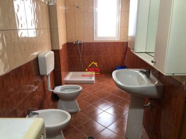 Vlore, shitet apartament 2+1+BLK Kati 8, 114 m² 1.200 Euro/m2 (Rruga Murat Terbaci)