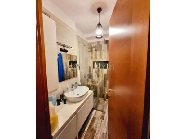 Tirane, shitet apartament Kati 6, 157 m² 1 Euro (Ish Ekspozita)