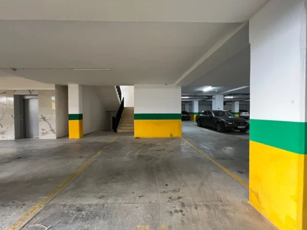 Tirane, shitet garazh | post parkimi Kati -1, 33 m² 28.000 € (Fusha e Aviacionit)
