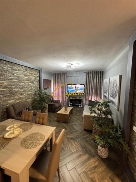 Tirane, jepet me qera apartament 2+1 Kati 4, 80 m² 700 € (21 DHJETORI)