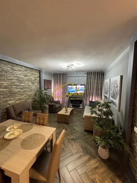 Tirane, jepet me qera apartament 2+1 Kati 4, 80 m² 700 € (21 DHJETORI)