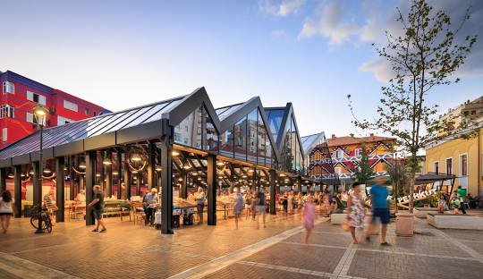 Tirane, jepet me qera hotel Kati 4, 1.200 m² 25.000 € (rruga pazari i ri)