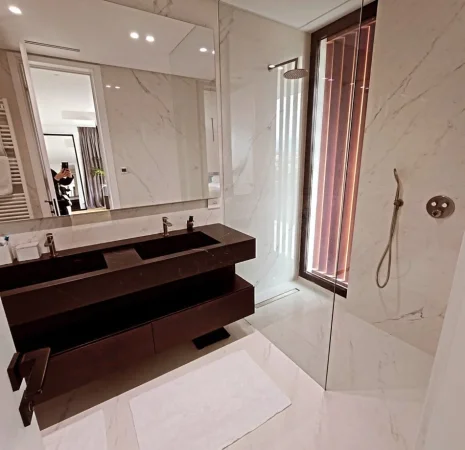 Tirane, shitet Vile 3+1 , 550 m² (Mjull Bathore)