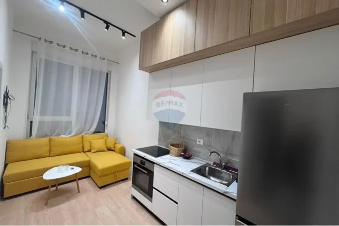 Tirane, jepet me qera apartament 1+1 Kati 1, 48 m² 500 € (Kompleksi Kontakt)