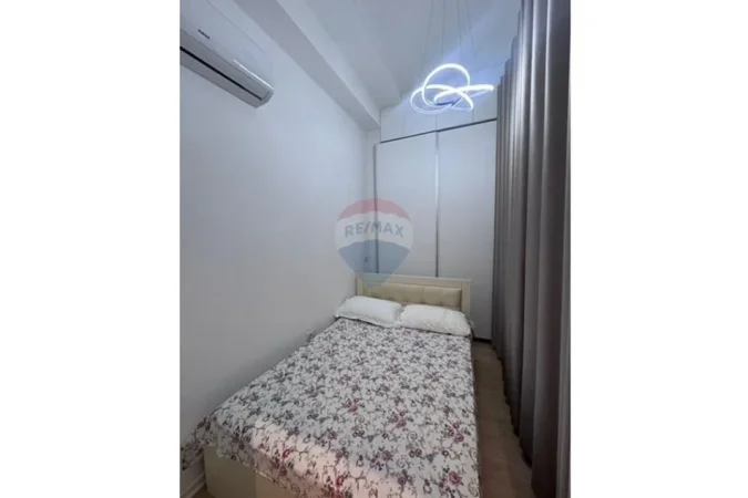Tirane, jepet me qera apartament 1+1 Kati 1, 48 m² 500 € (Kompleksi Kontakt)