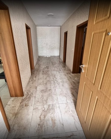 jepet me qera Vile 3 Katshe , 600 m²