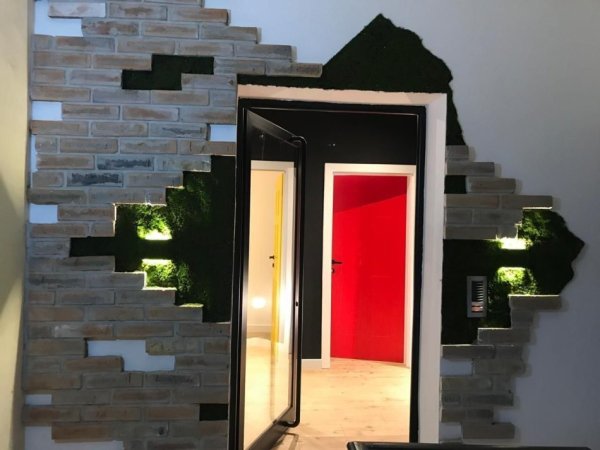 Tirane, jepet me qera zyre Kati 1, 110 m² 950 € (RRUGA E DURRESIT)