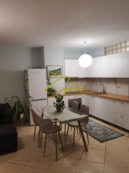 Tirane, jepet me qera apartament 1+1 Kati 6, 91 m² 600 € (ISH TREGU ELEKTRIK)