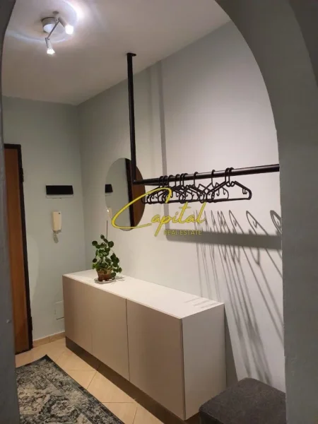 Tirane, jepet me qera apartament 1+1 Kati 6, 91 m² 600 € (ISH TREGU ELEKTRIK)