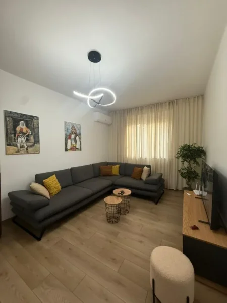 Tirane, jepet me qera apartament 2+1 Kati 2, 90 m² (Rruga e Durresit, Qender)