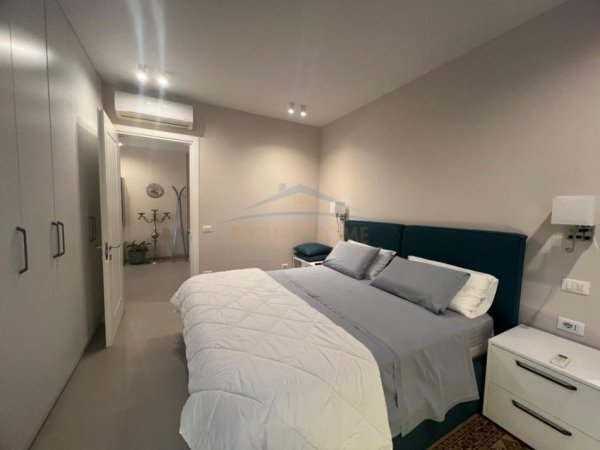 Tirane, qera apartament 1+1+Ballkon Kati 11, 85 m² (Kompleksi Dinamo)