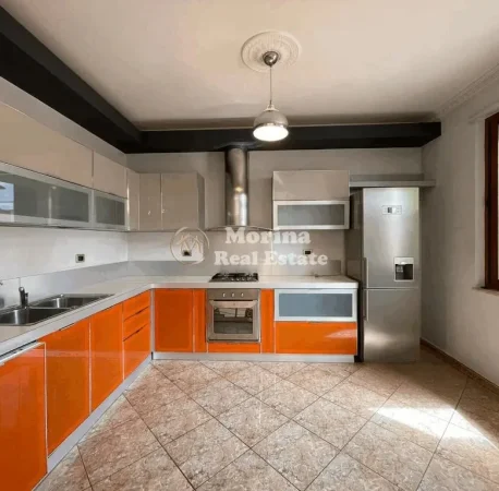 Tirane, jepet me qera Vile 3 Katshe , 2.541 m² 1.200 € (Kodra e Priftit)