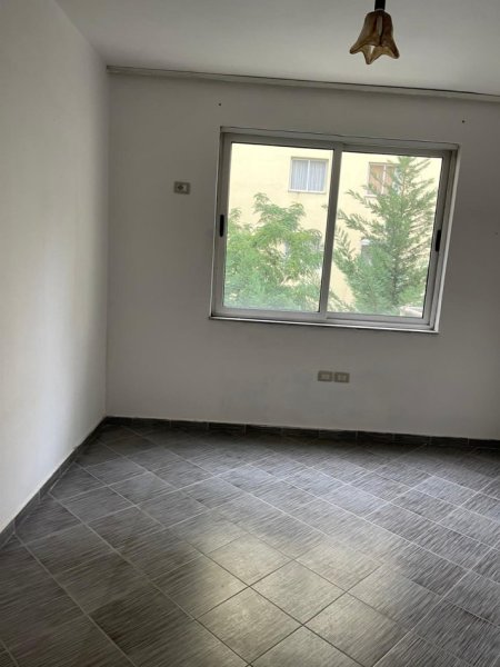 Tirane, jepet me qera 3+1+Ballkon Kati 3, 125 m² 450 € (Rruga &quot;Thoma Koxhaj&quot;)