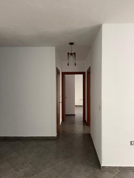 Tirane, jepet me qera 3+1+Ballkon Kati 3, 125 m² 450 € (Rruga &quot;Thoma Koxhaj&quot;)