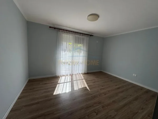 Tirane, shitet apartament 2+1 Kati 2, 70 m² 135.000 € (Oxhaku)
