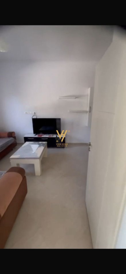 Tirane, jepet me qera Vile 1 Katshe Kati 0, 220 m² 160.000 € (ALLIAS)