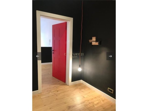 Tirane, jepet me qera zyre+postparkimi  Kati 1, 110 m² 1.000 € (rruga e Durresit)