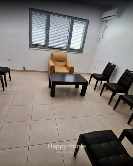 Tirane, jepet me qera Vile Kati 3, 600 m² (rruga e elbasanit)