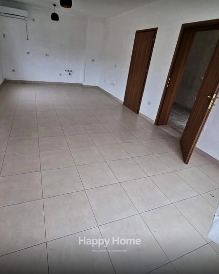 Tirane, jepet me qera Vile Kati 3, 600 m² (rruga e elbasanit)