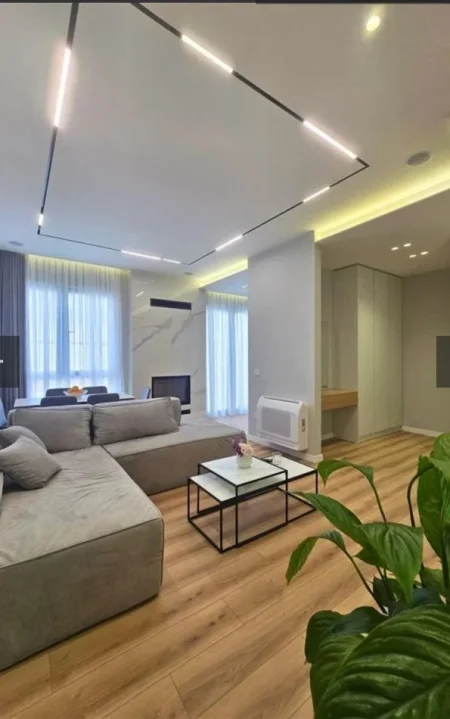 Tirane, jepet me qera apartament 1+1 Kati 3, 76 m² 1.400 € (liqeni thate)