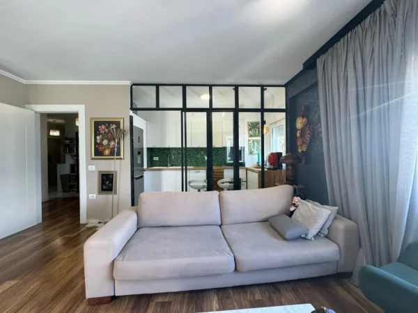 Tirane, shitet apartament 2+1 , 110 m² 250.000 € 