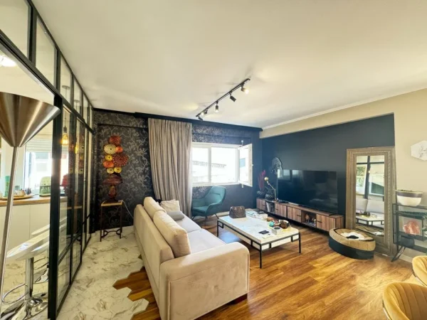 Tirane, shitet apartament 2+1 , 110 m² 250.000 € 