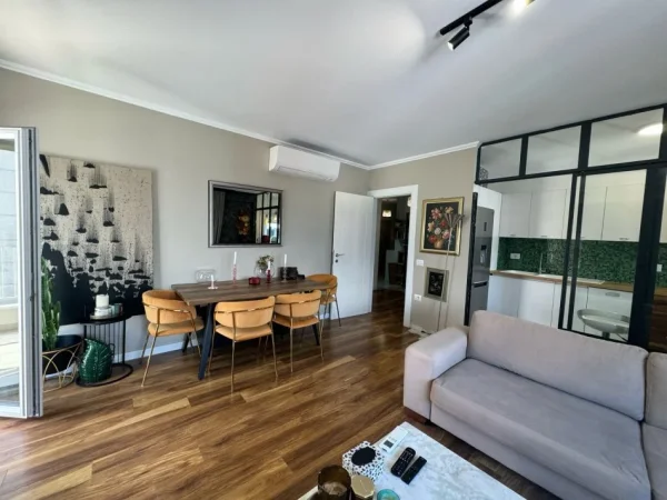 Tirane, shitet apartament 2+1 , 110 m² 250.000 € 