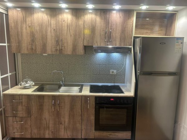 Tirane, jepet me qera apartament Kati 4, 60 m² 450 € 