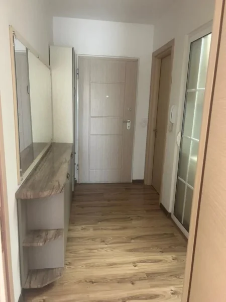 Tirane, jepet me qera apartament Kati 4, 60 m² 450 € 