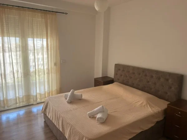 Tirane, jepet me qera apartament Kati 4, 60 m² 450 € 