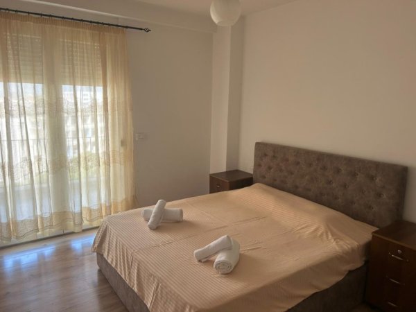 Tirane, jepet me qera apartament Kati 4, 60 m² 450 € 