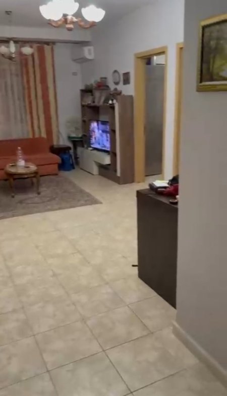 Tirane, jepet me qera apartament 2+1 Kati 3, 100 m² 600 € (Rruga elbasanit)