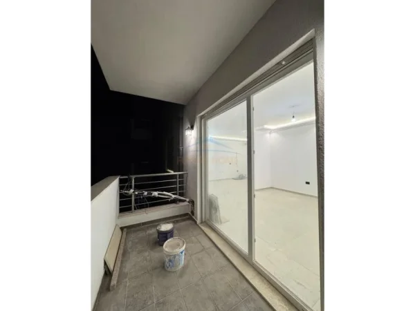 Shitet , Apartament 2+1, Fresk, Tirane.