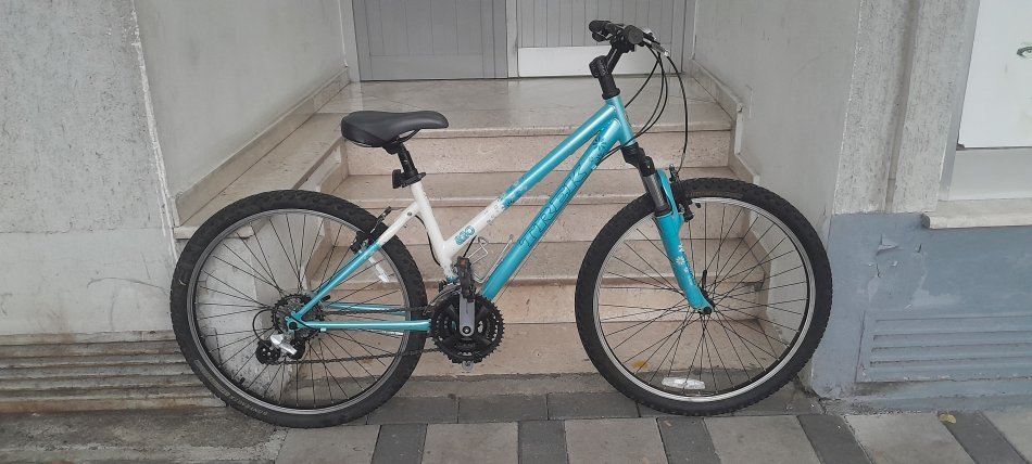 Tirane, njoftim biciklete TREK blu e hapur 200 €