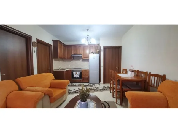 Tirane, jepet me qera apartament 2+1 Kati 4, 80 m² 750 € (Haxhi Hysen Dalliu)