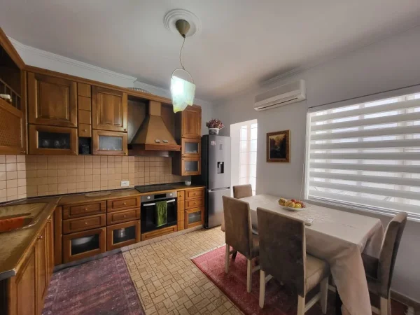 Tirane, shes apartament 2+1+Ballkon Kati 5, 78 m² 145.000 € 