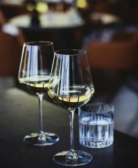 BAR -KAFE ME QIRA RR.DURRESIT 2.200 €