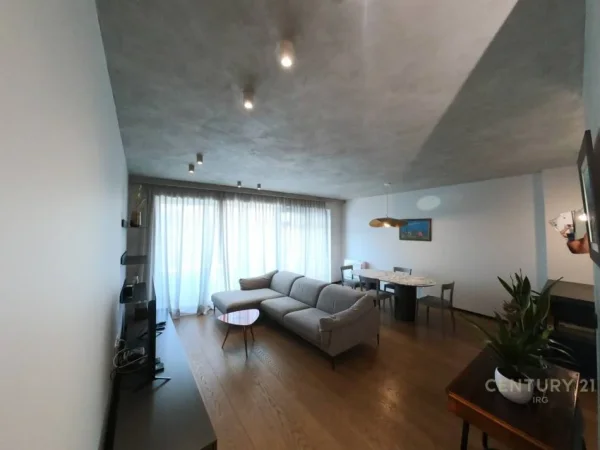 Tirane, jepet me qera apartament 3+1 Kati 4, 134 m² 1.800 € (Stadiumi Dinamo)