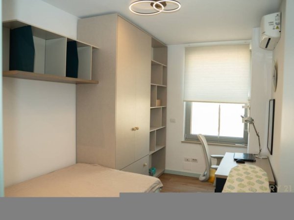 Tirane, jepet me qera apartament 3+1 Kati 4, 134 m² 1.800 € (Stadiumi Dinamo)